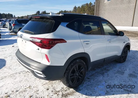 2021 Kia Seltos S z USA, uszkodzony, nr VIN KNDEUCAA4M7101249